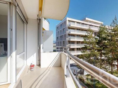 A deux pas de larrêt de tram image 3