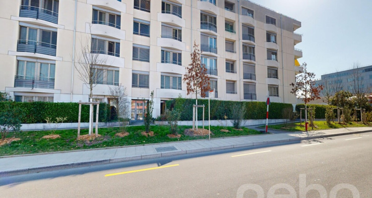 A deux pas de larrêt de tram image 12