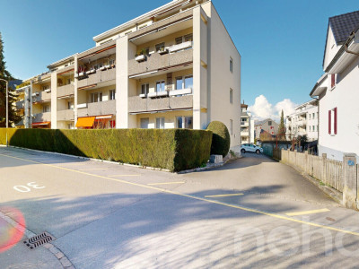 Helle 4.5- Zimmer Wohnung mit Lift und Balkon image 1