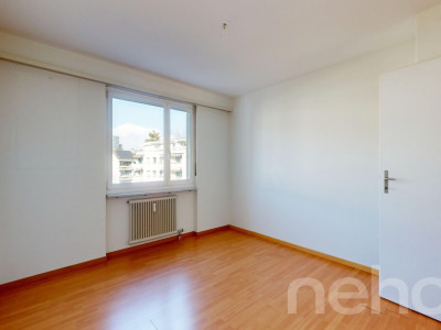 Helle 4.5- Zimmer Wohnung mit Lift und Balkon image 7