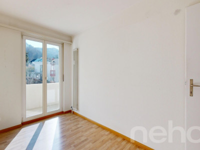 Helle 4.5- Zimmer Wohnung mit Lift und Balkon image 8
