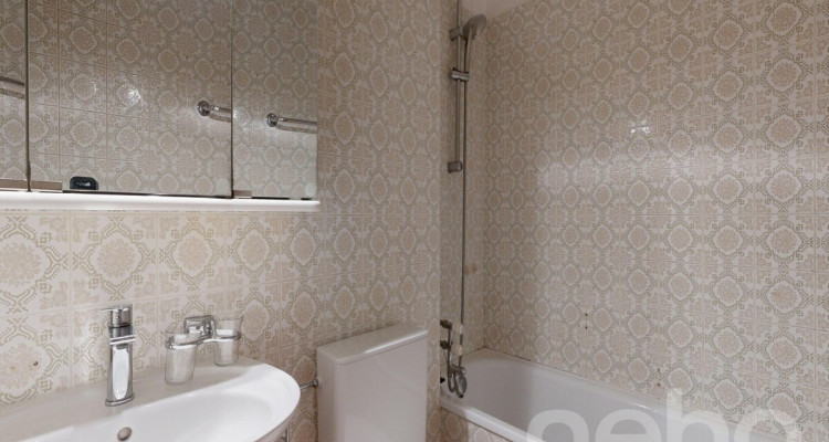 Helle 4.5- Zimmer Wohnung mit Lift und Balkon image 9