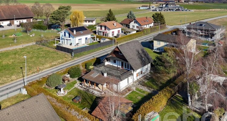 Villa lumineuse rénovée avec rooftop et vue dégagée à Ponthaux image 1