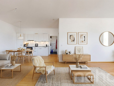 Élégant 2.5 pièces rénové avec belle hauteur sous plafond image 2