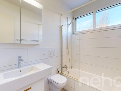 Moderne 3.5-Zimmer-Wohnung mit grossem Balkon und 2 Garagenplätzen image 8