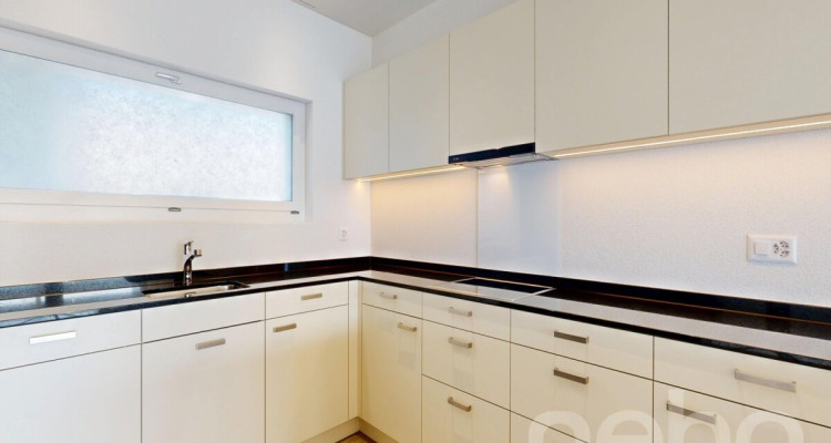 Moderne 3.5-Zimmer-Wohnung mit grossem Balkon und 2 Garagenplätzen image 4