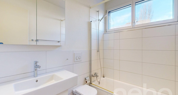 Moderne 3.5-Zimmer-Wohnung mit grossem Balkon und 2 Garagenplätzen image 8