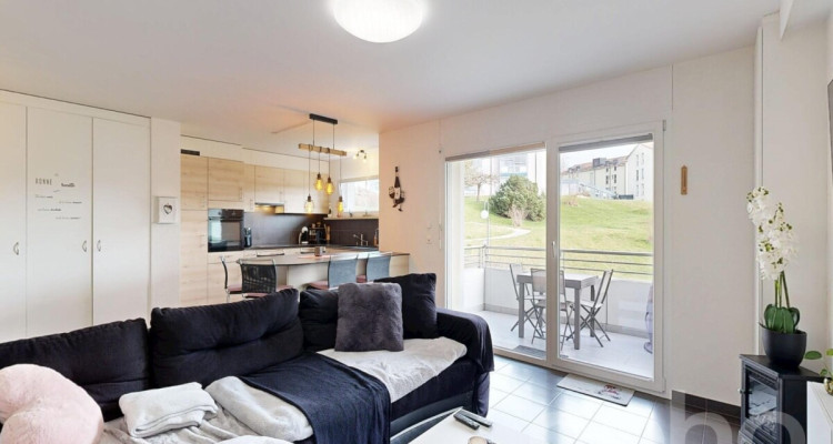 Appartement lumineux de 3.5 pièces avec balcon à Oron-la-Ville image 2