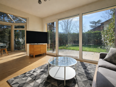 Maison jumelée entièrement rénovée en 2025 Jardin plein sud & volumes généreux image 5