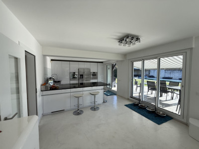 Magnifique villa familiale rénovée avec piscine  image 16