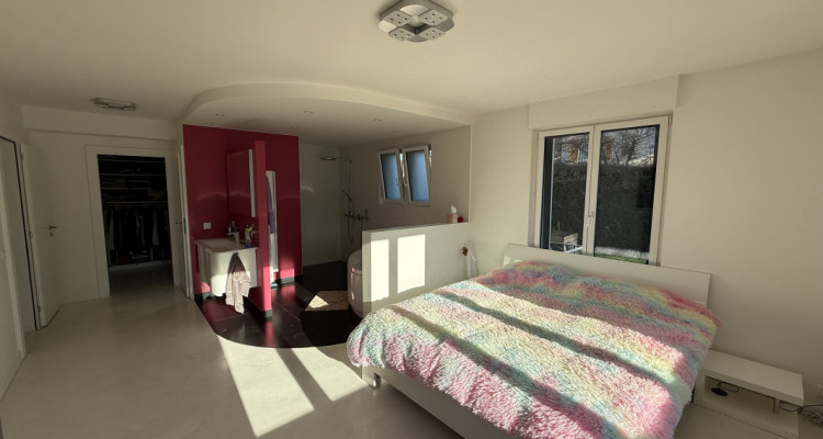 Magnifique villa familiale rénovée avec piscine  image 8