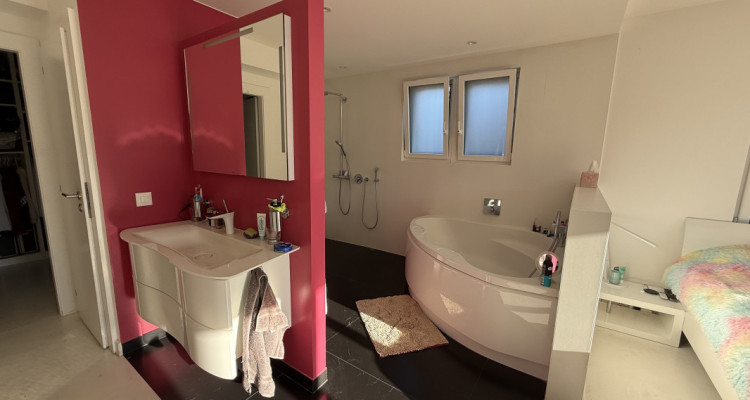 Magnifique villa familiale rénovée avec piscine  image 9