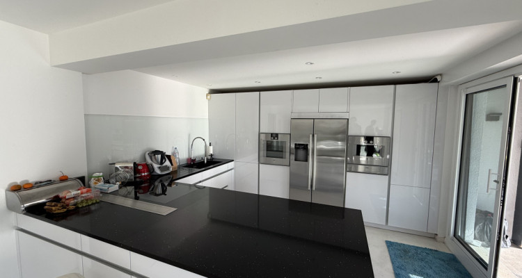 Magnifique villa familiale rénovée avec piscine  image 18