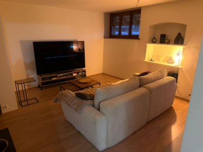 Très joli 4 pièces entièrement rénové en campagne Genevoise image 3