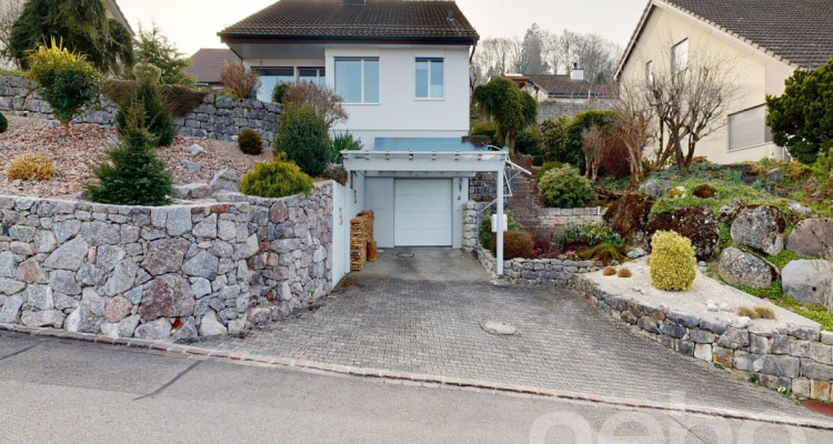 Freistehendes Einfamilienhaus in Hanglage in Rudolfstetten image 3
