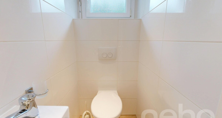 Appartement rénové de 3,5 pièces avec grande terrasse privée image 12