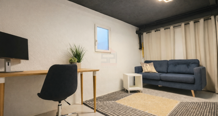 Maison jumelée entièrement rénovée en 2025 Jardin plein sud & volumes généreux image 12