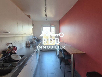 Appartement de 5,5 pièces au 4ème étage situé à Chêne Bougeries 1224 image 3