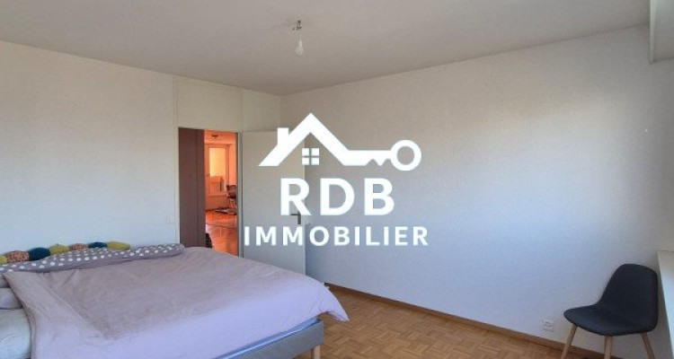 Appartement de 5,5 pièces au 4ème étage situé à Chêne Bougeries 1224 image 2