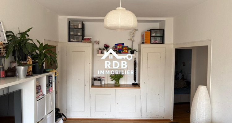 Appartement de 5 pièces au 2ème étage situé à Genève 1203 image 2