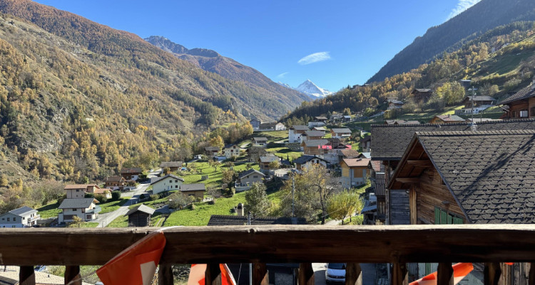 Votre petit nid damour meublé avec vue panoramique sur les Alpes image 1