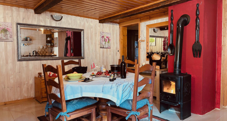 Votre petit nid damour meublé avec vue panoramique sur les Alpes image 3