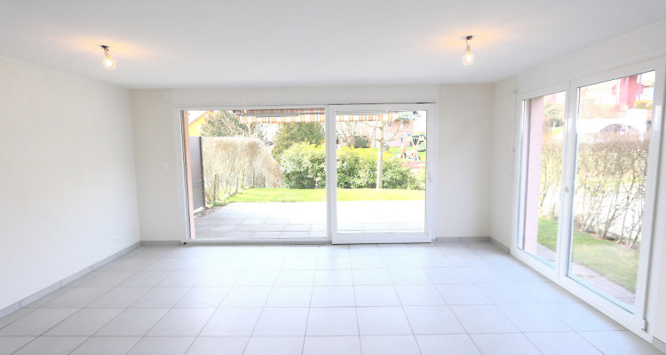 Appartement de 3.5 pièces au rez-de-chaussée avec jardin image 3