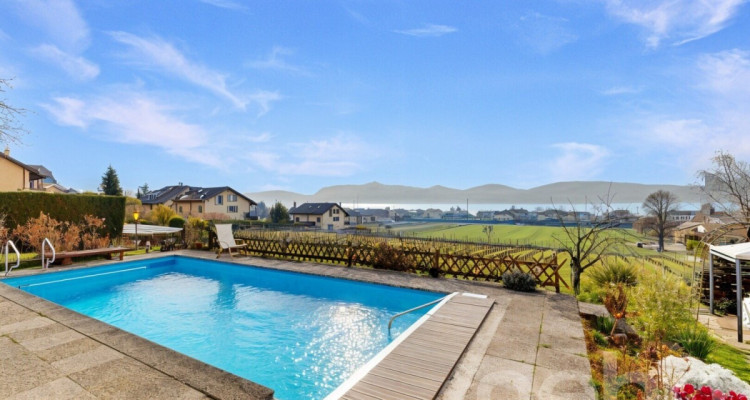 Appartement avec jardin privatif et piscine en copropriété image 2