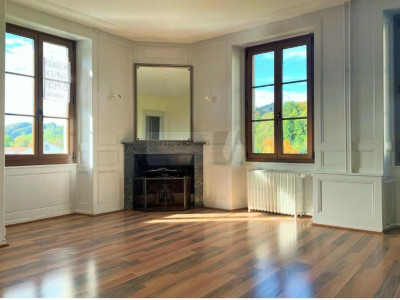 Appartement duplex 6p dans une jolie maison, 2200fr à Moudon image 2