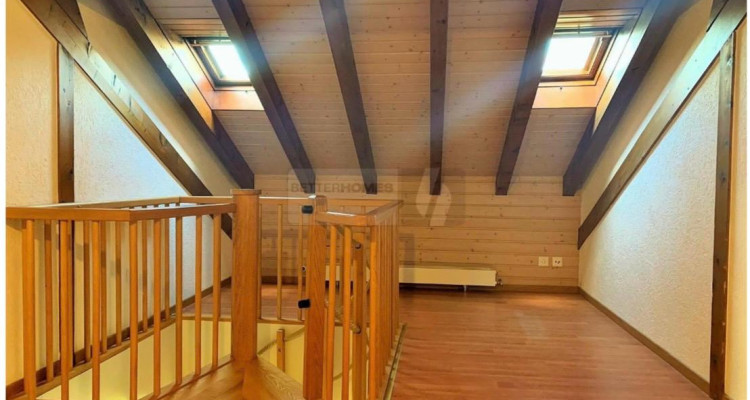 Appartement duplex 6p dans une jolie maison, 2200fr à Moudon image 3