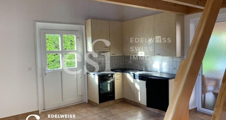 A louer, joli 2.5 pces avec mezzanine dans villa à Muraz image 5