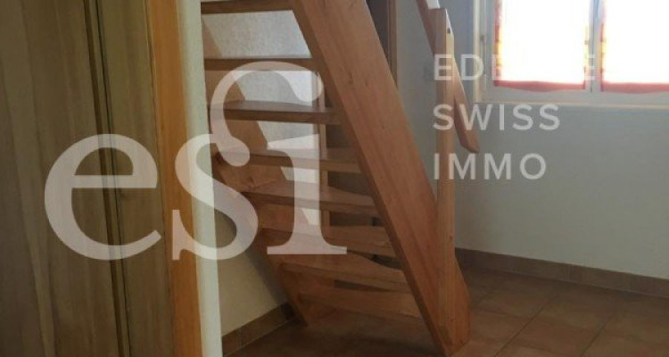 A louer, joli 2.5 pces avec mezzanine dans villa à Muraz image 8