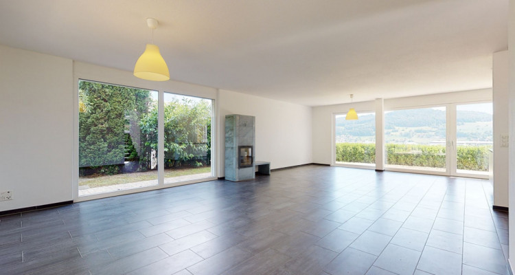 Charmantes Haus in Reinach mit weitläufigem Grundstück image 4