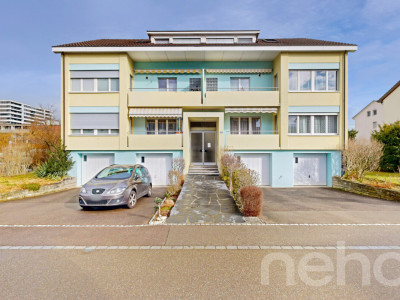 Maisonette-Dachwohnung mit drei Balkonen und eigenem Gartenanteil image 1