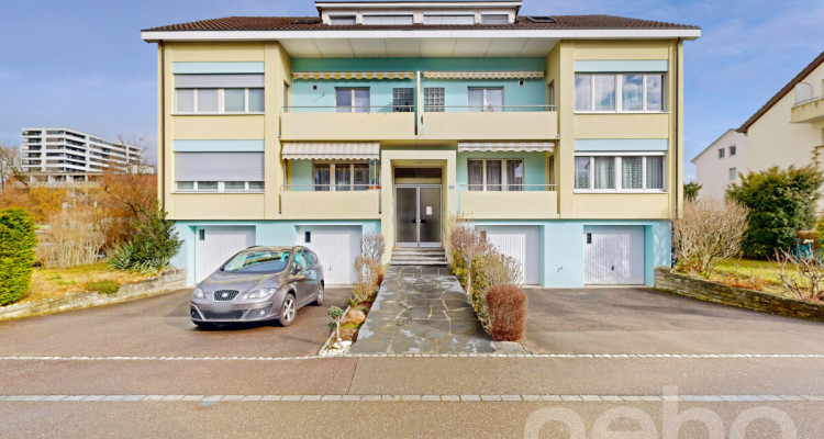 Maisonette-Dachwohnung mit drei Balkonen und eigenem Gartenanteil image 1