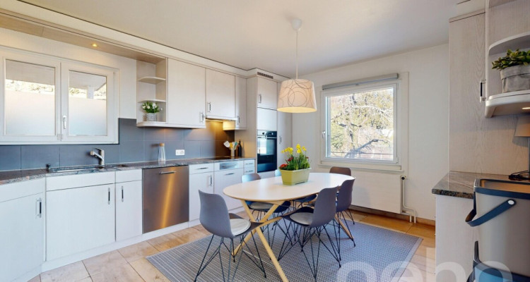 Rare sur le marché: maison individuelle avec vue lac panoramique image 5