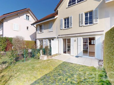 Maison familiale soignée dans un quartier calme à Echallens image 2