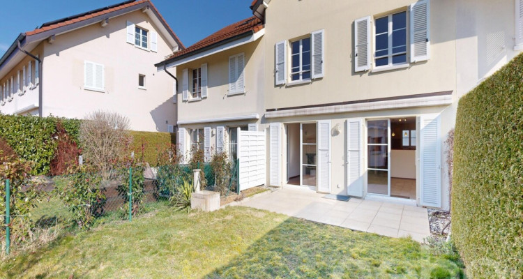 Maison familiale soignée dans un quartier calme à Echallens image 2