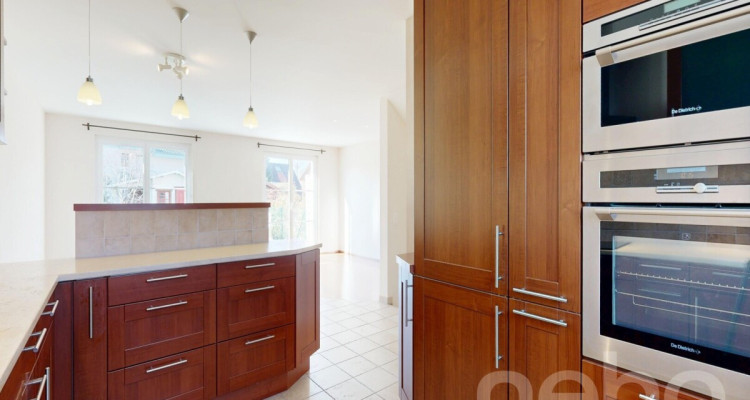 Maison familiale soignée dans un quartier calme à Echallens image 9