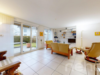 Attraktives Familienhaus mit Garten und direktem TG-Zugang image 1