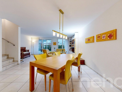 Attraktives Familienhaus mit Garten und direktem TG-Zugang image 2