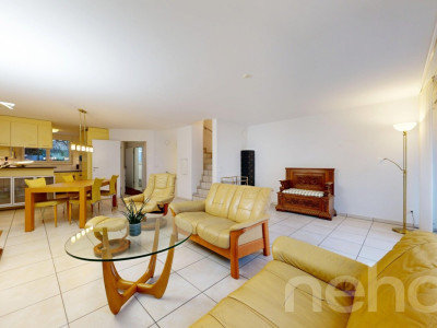 Attraktives Familienhaus mit Garten und direktem TG-Zugang image 3