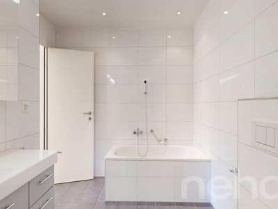 Moderne 4.5 Zimmer Terrassenwohnung mit traumhafter Aussicht image 9