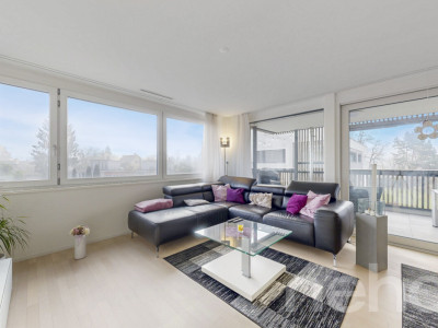 Lichtdurchflutete 3.5-Zimmer-Wohnung mit grossem Balkon in Frauenfeld image 3