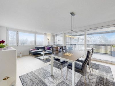 Lichtdurchflutete 3.5-Zimmer-Wohnung mit grossem Balkon in Frauenfeld image 4