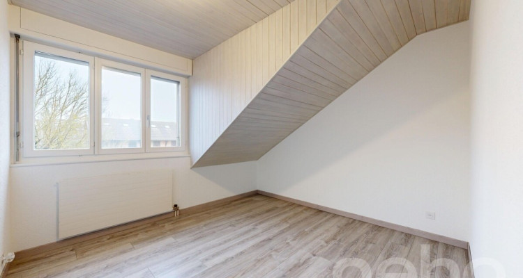 Sérénité face à un champ image 12