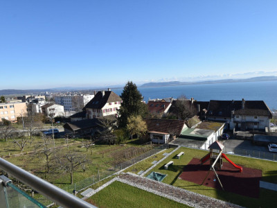 Superbe appartement contemporain avec vue imprenable sur les Alpes et le lac image 2