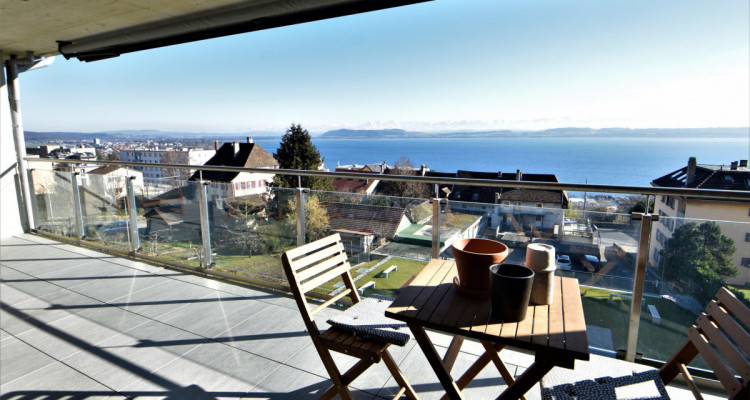 Superbe appartement contemporain avec vue imprenable sur les Alpes et le lac image 1