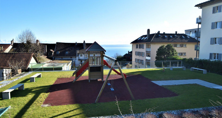 Superbe appartement contemporain avec vue imprenable sur les Alpes et le lac image 9