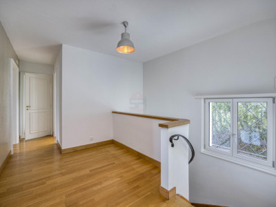 EN EXCLUSIVITÉ : Propriété familiale de caractère sur belle parcelle arborée à Genthod image 10